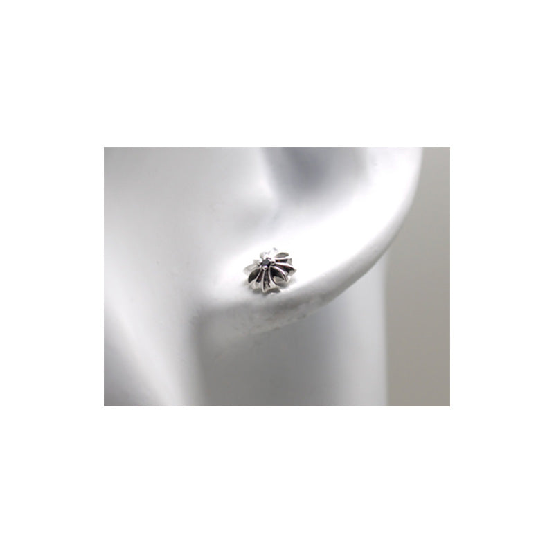 ブラックキュービックジルコニア×プラスクロス・シルバーピアス(左右セット)